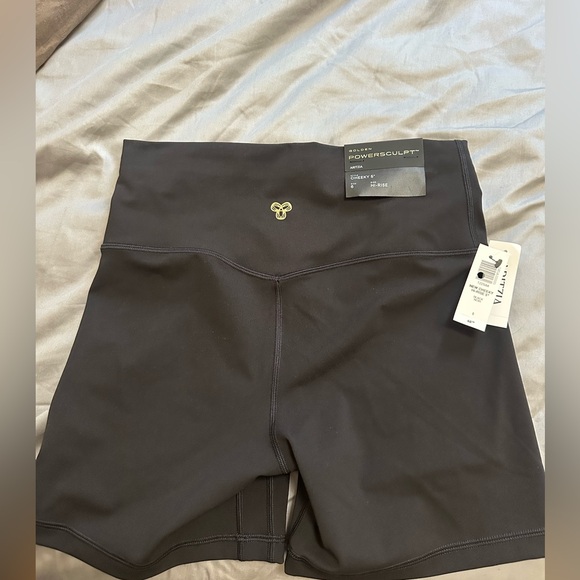 NWT - Aritzia Golden Powersculpt™ New Cheeky Hi-Rise 5" Biker Short (Size 6) - Picture 6 of 7
